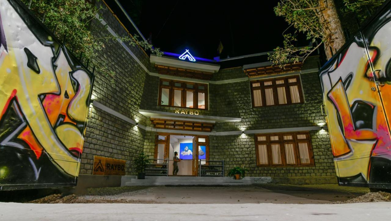 Raybo Hostel Leh Buitenkant foto