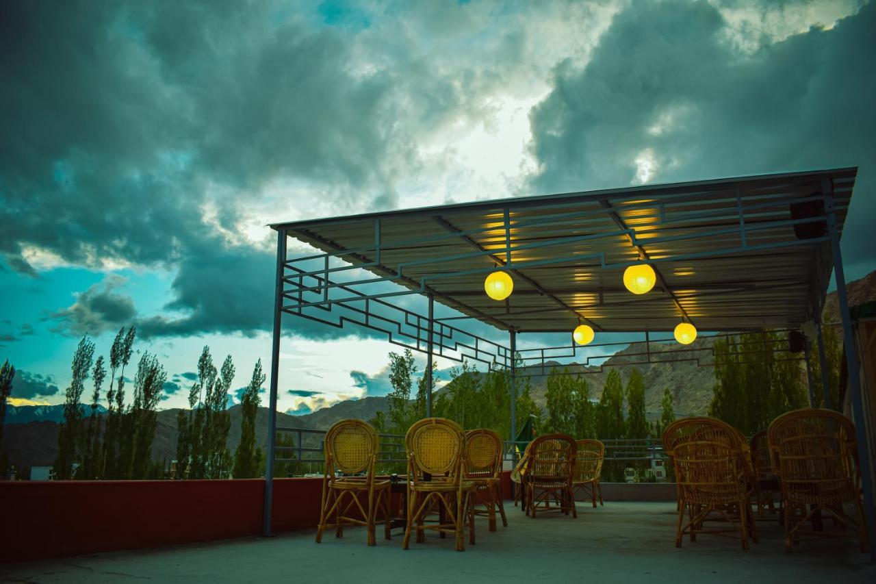 Raybo Hostel Leh Buitenkant foto