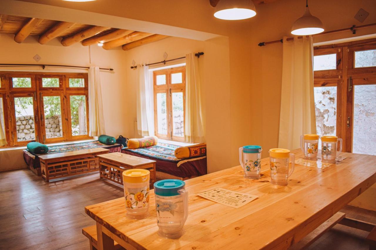 Raybo Hostel Leh Buitenkant foto