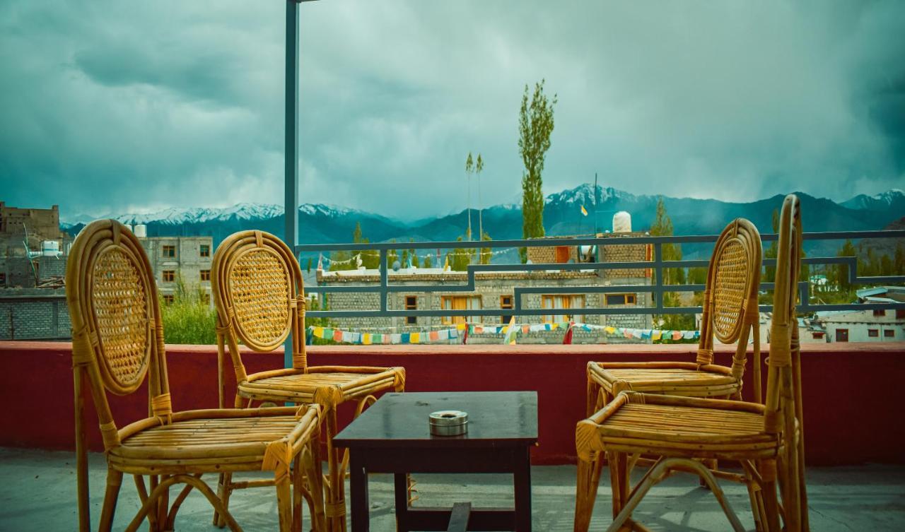 Raybo Hostel Leh Buitenkant foto