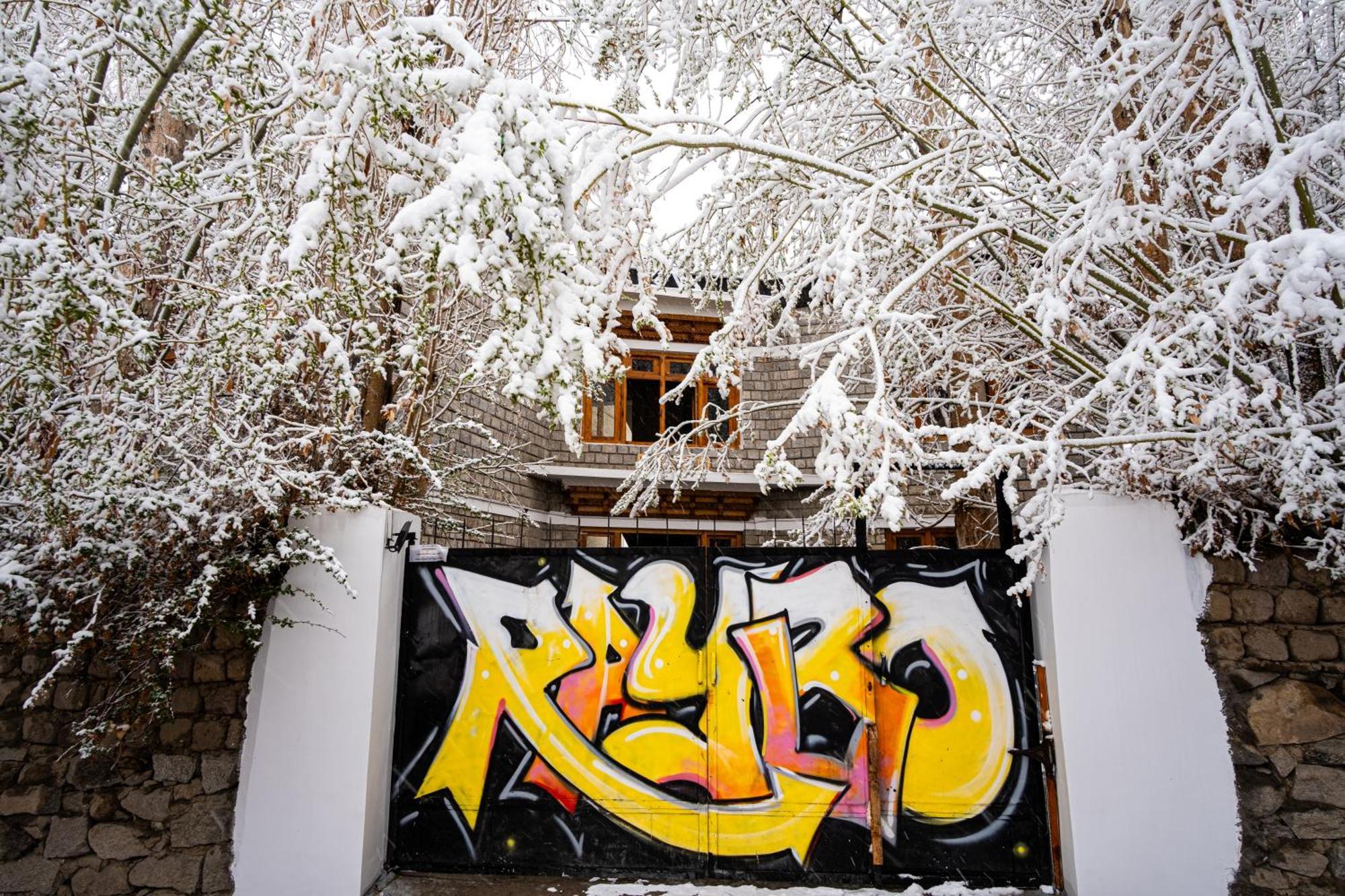 Raybo Hostel Leh Buitenkant foto